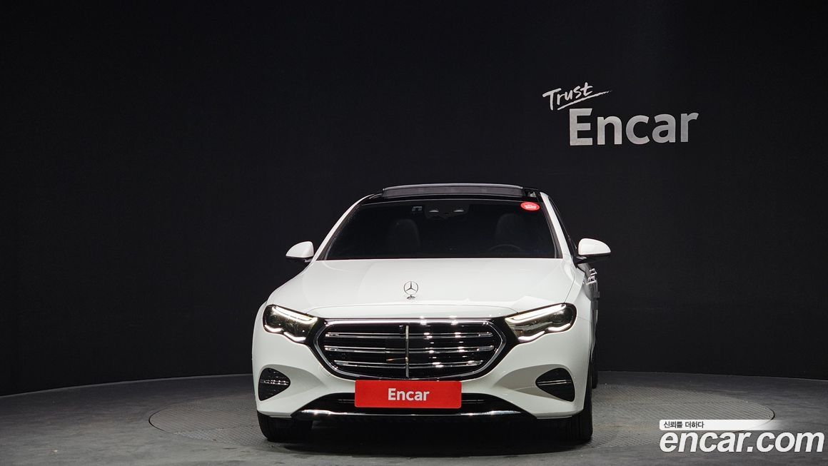 Mercedes-Benz E-Class 2024