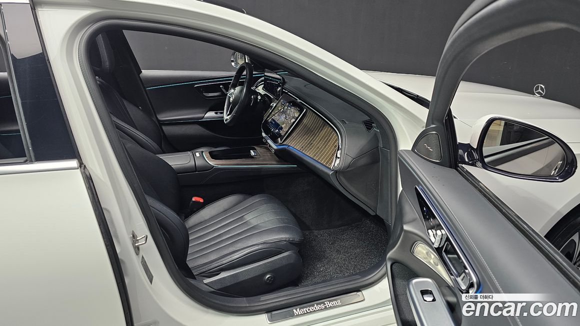 Mercedes-Benz E-Class 2024