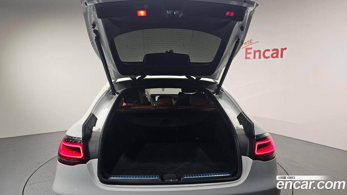 Mercedes-Benz GLC-Class 2023