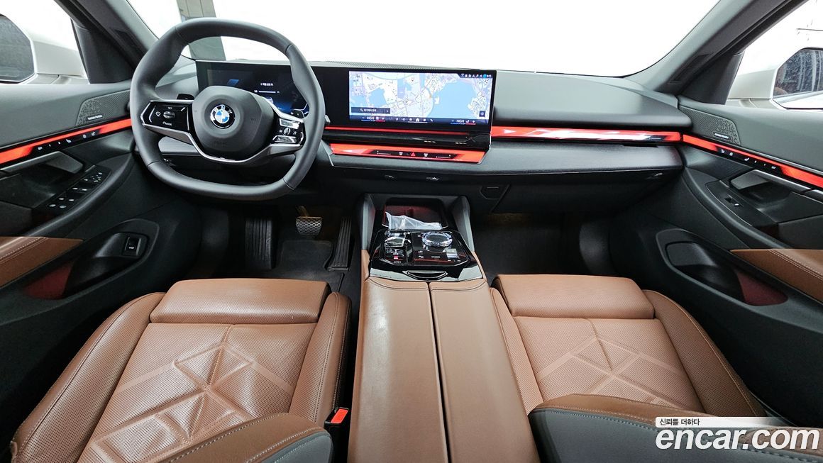 BMW 5-Series 2024