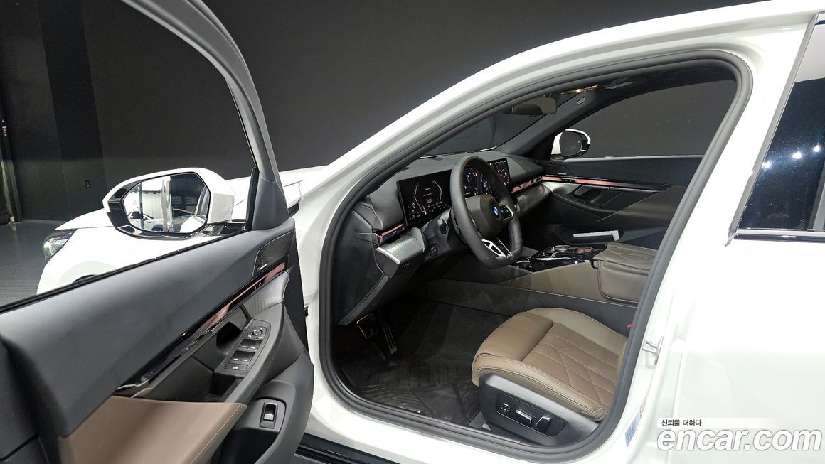 BMW 5-Series 2025