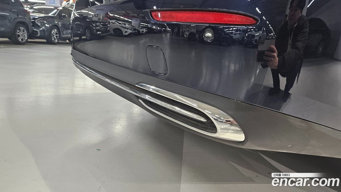 Mercedes-Benz E-Class 2025