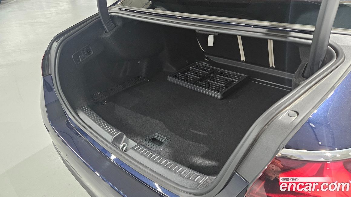 Mercedes-Benz E-Class 2025