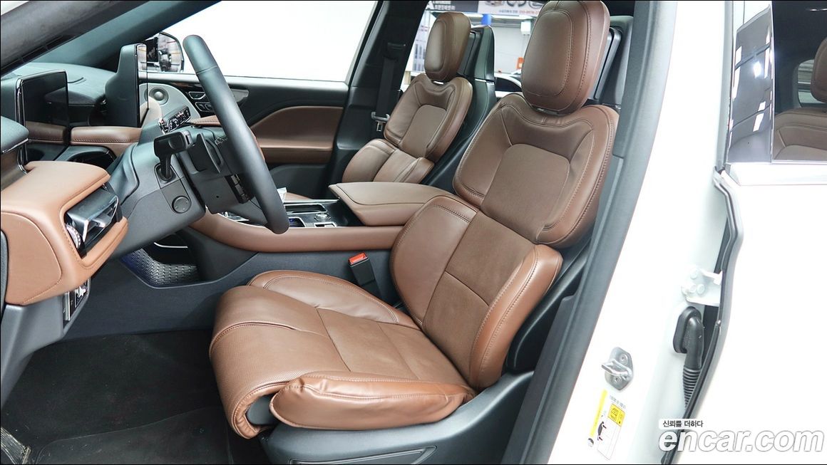 Lincoln Aviator 2025