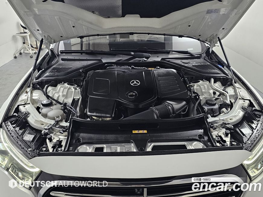 Mercedes-Benz E-Class 2024