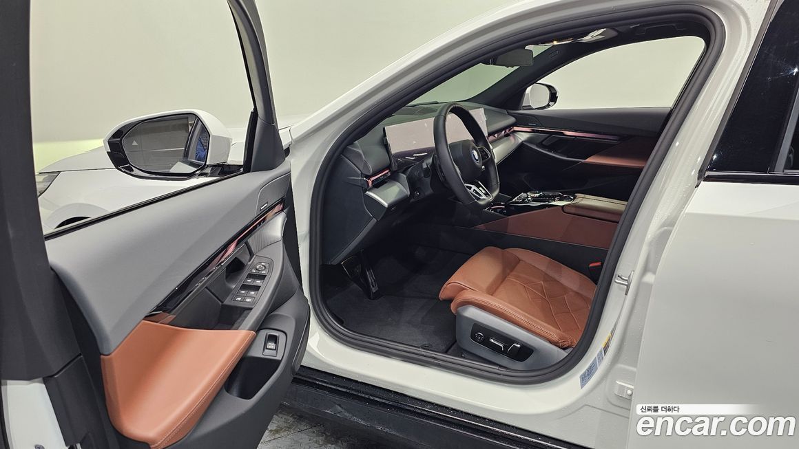 BMW 5-Series 2025