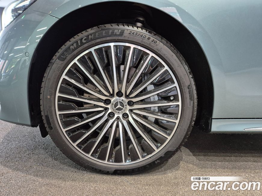 Mercedes-Benz E-Class 2024