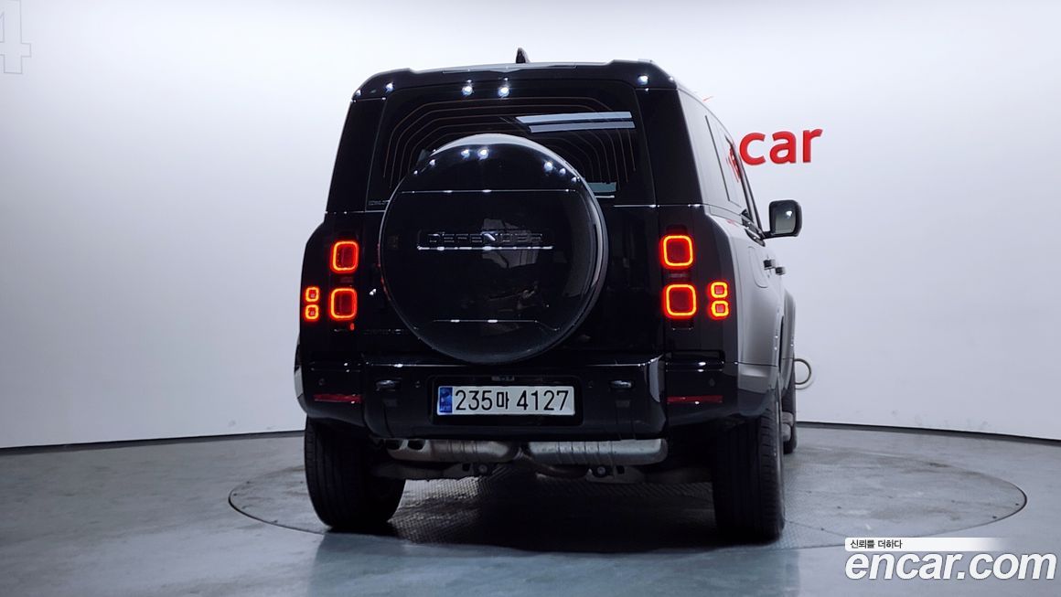 Land Rover Defender 2025