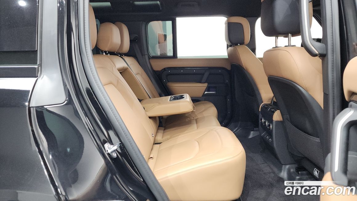 Land Rover Defender 2025