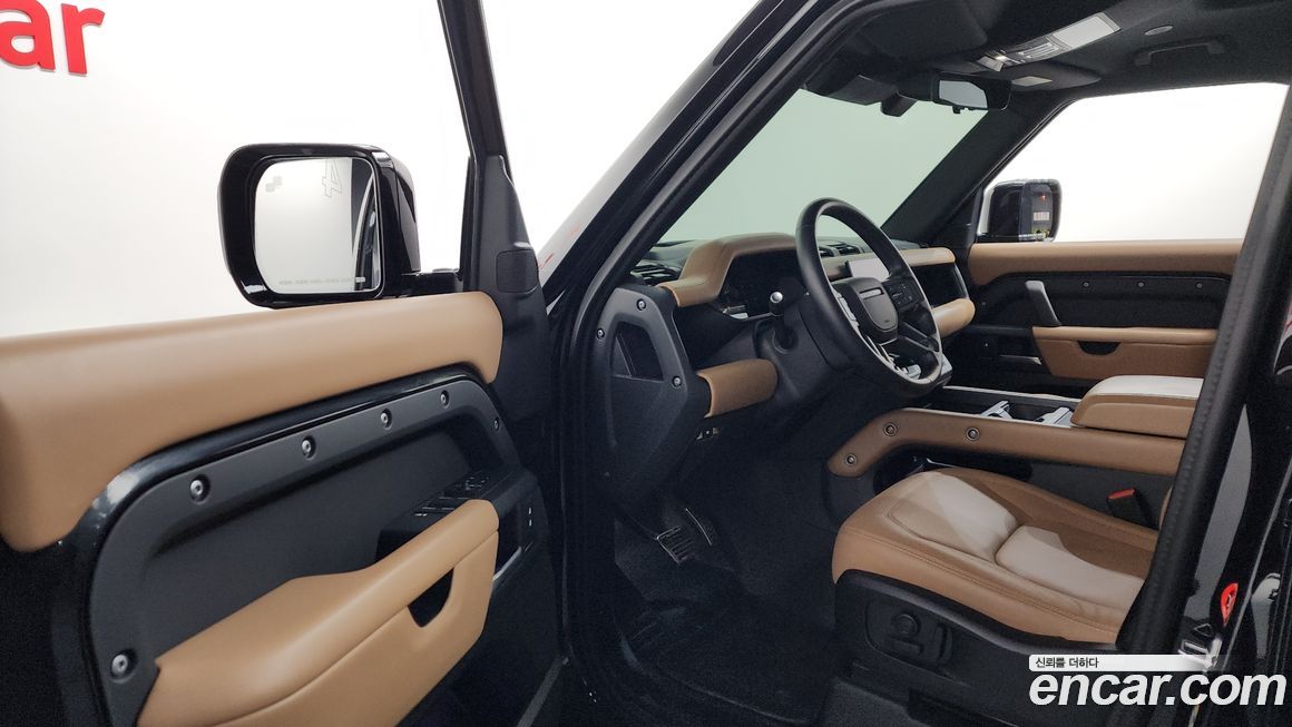 Land Rover Defender 2025