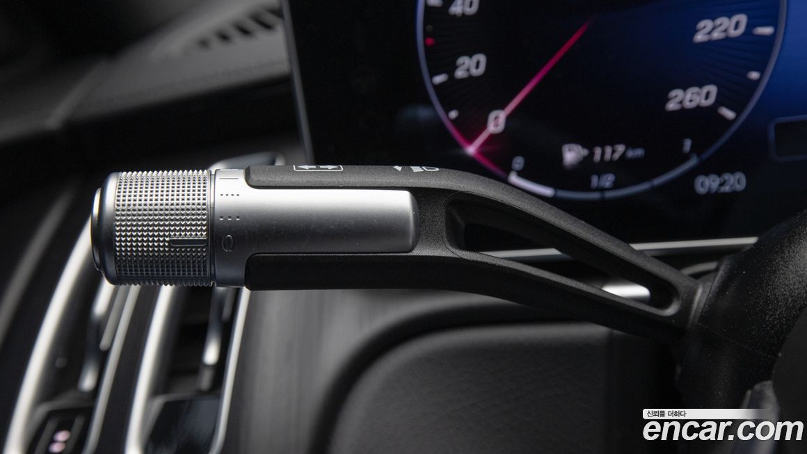 Mercedes-Benz S-Class 2024