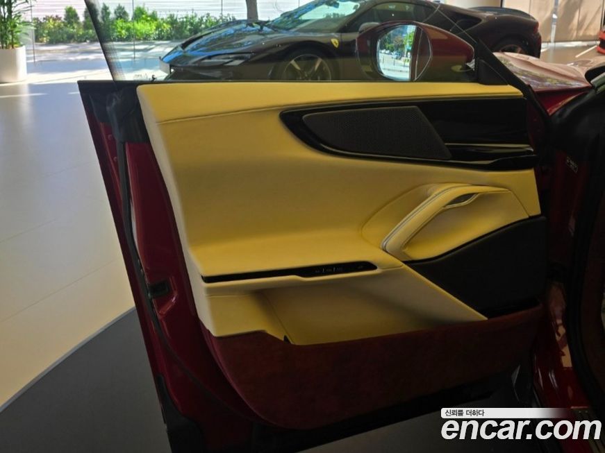 Ferrari Purosangue 2025