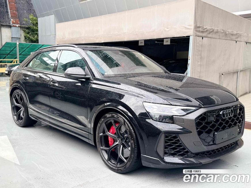 Audi RSQ8 2025