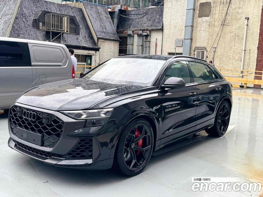 Audi RSQ8 2025