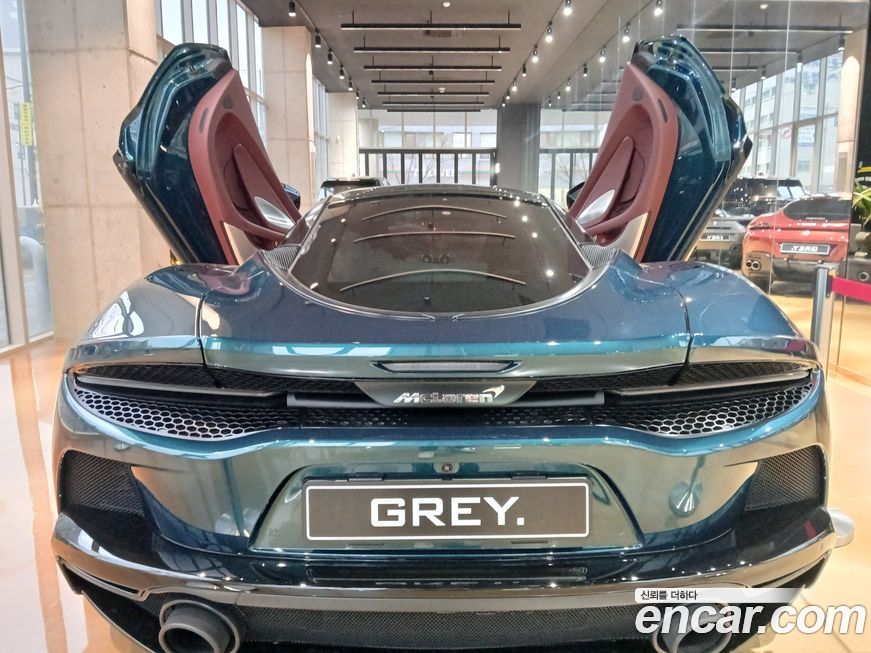 Mclaren GT 2021