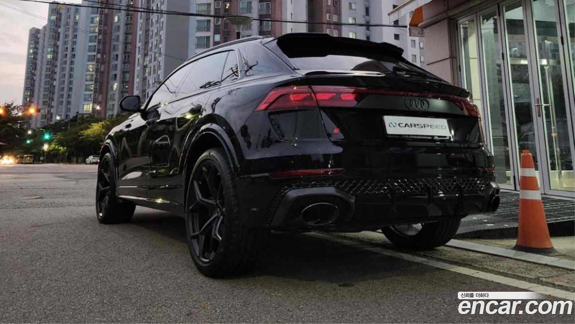 Audi RSQ8 2025