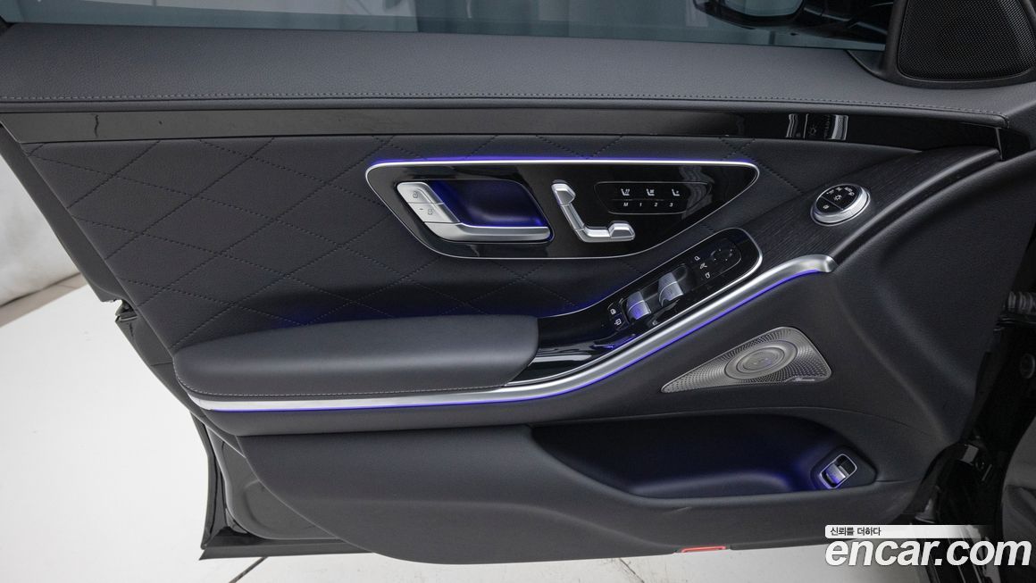 Mercedes-Benz S-Class 2024