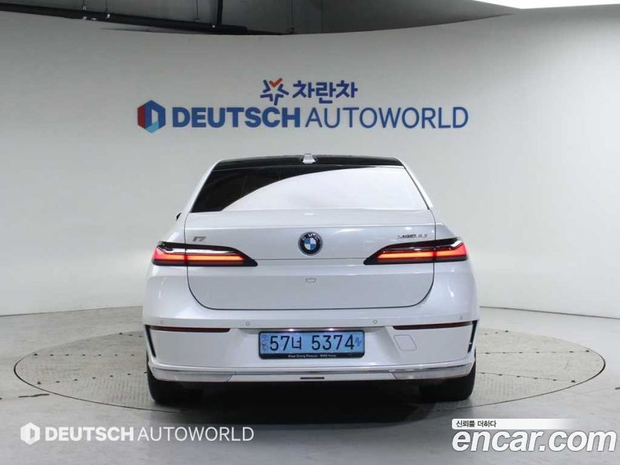 BMW i7 2023