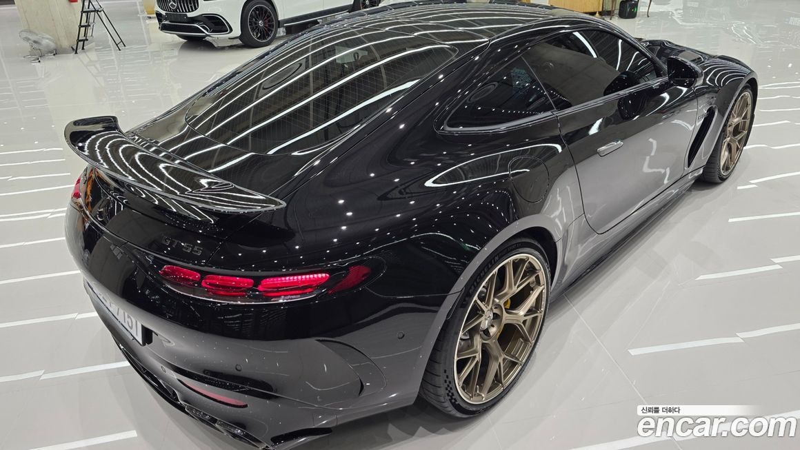 Mercedes-Benz AMG GT 2025