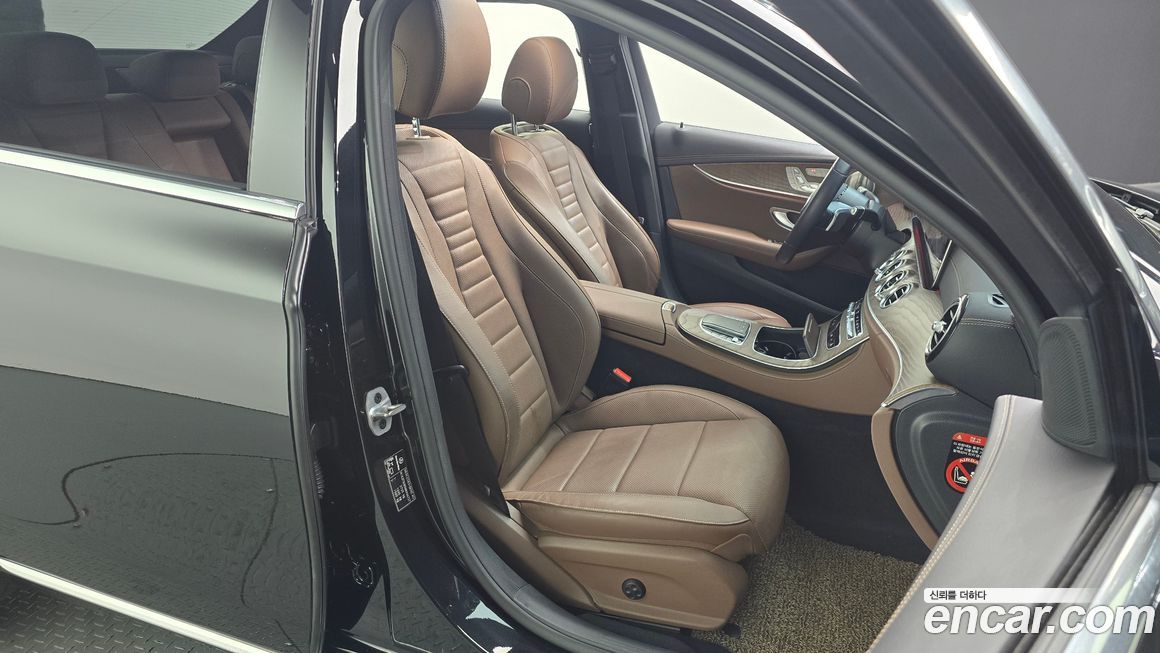 Mercedes-Benz E-Class 2021