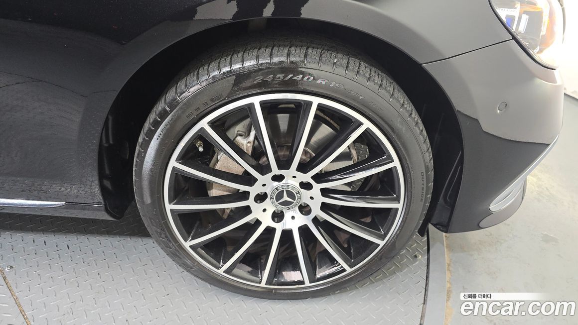 Mercedes-Benz E-Class 2021