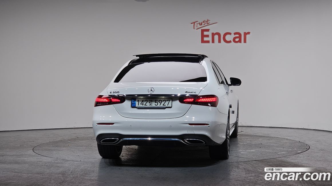 Mercedes-Benz E-Class 2022