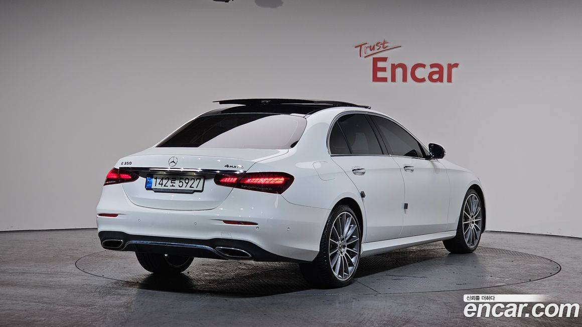 Mercedes-Benz E-Class 2022