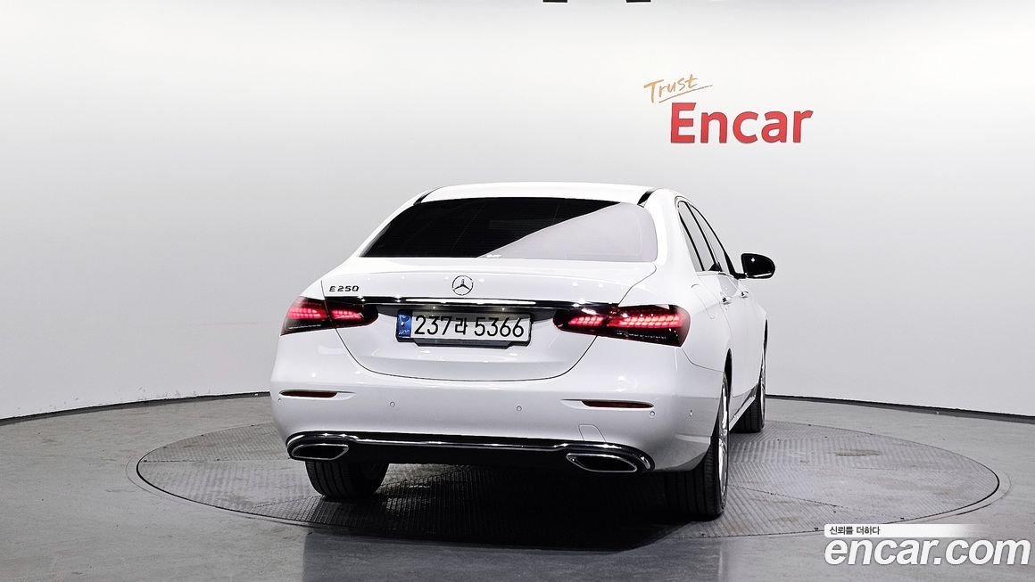 Mercedes-Benz E-Class 2021