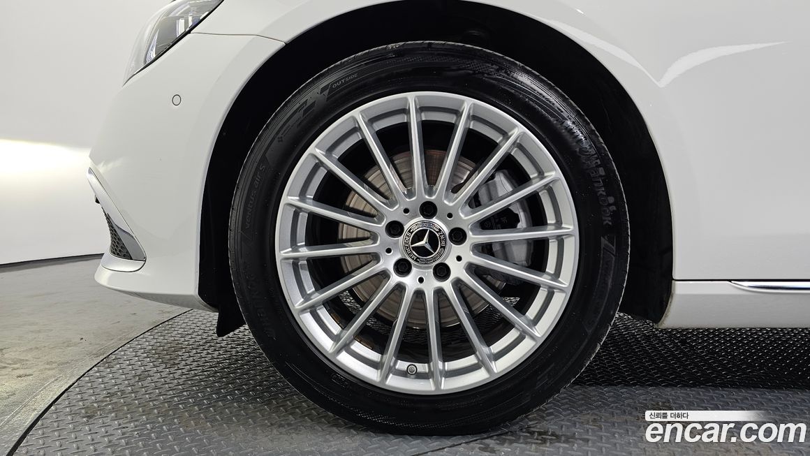 Mercedes-Benz E-Class 2021