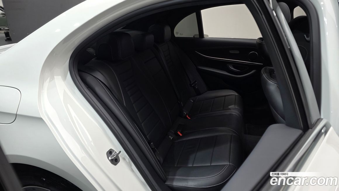 Mercedes-Benz E-Class 2023