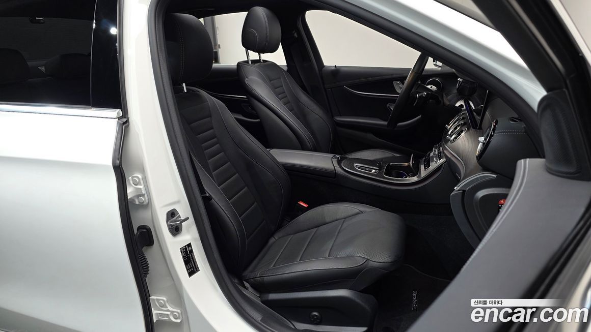 Mercedes-Benz E-Class 2023