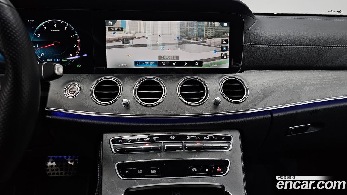 Mercedes-Benz E-Class 2022