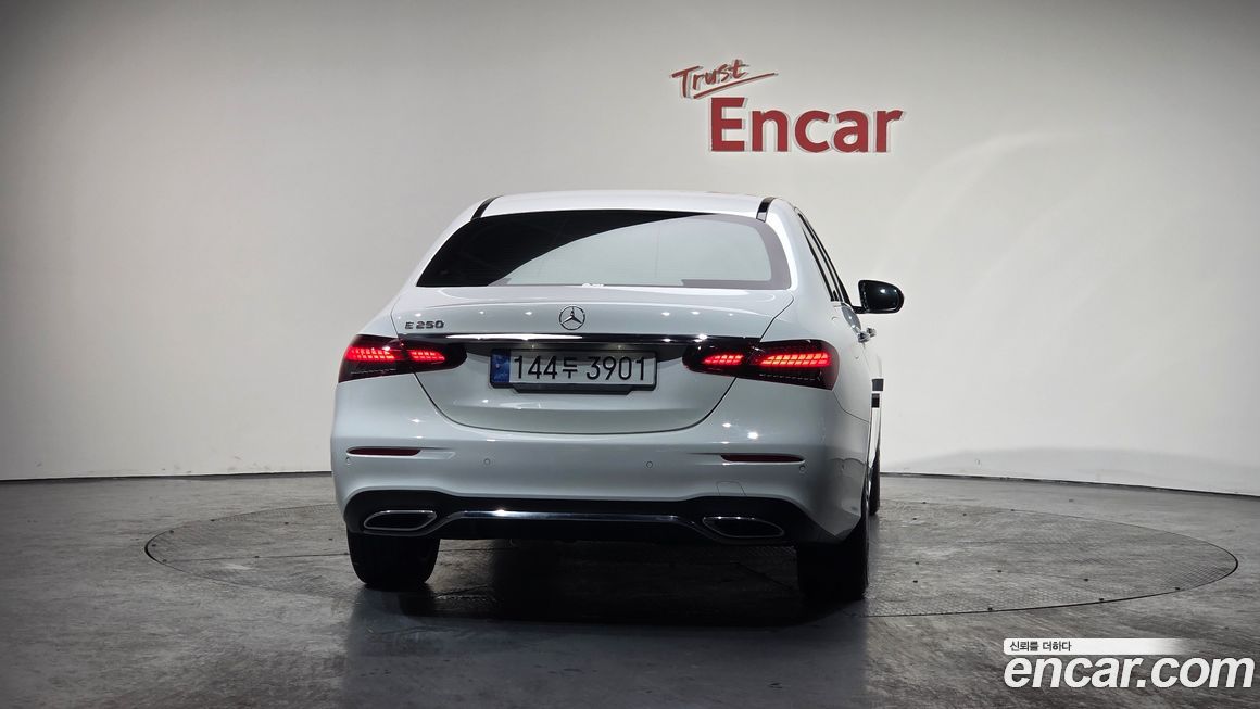 Mercedes-Benz E-Class 2023