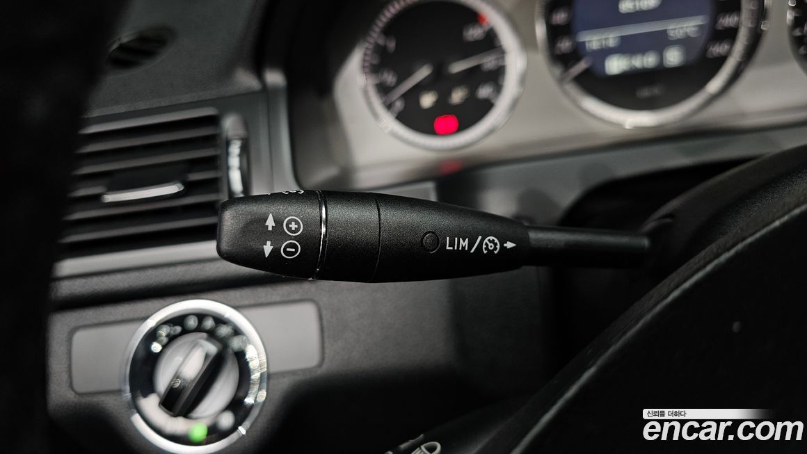 Mercedes-Benz C-Class 2009