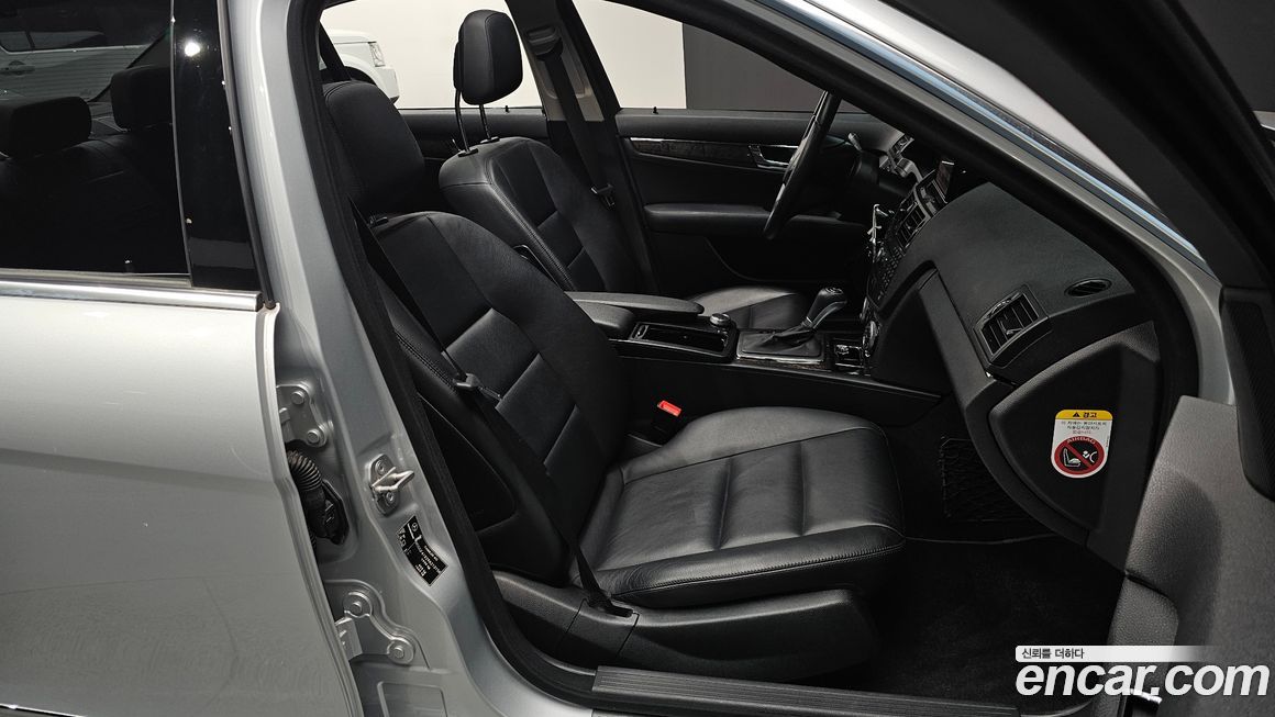 Mercedes-Benz C-Class 2009