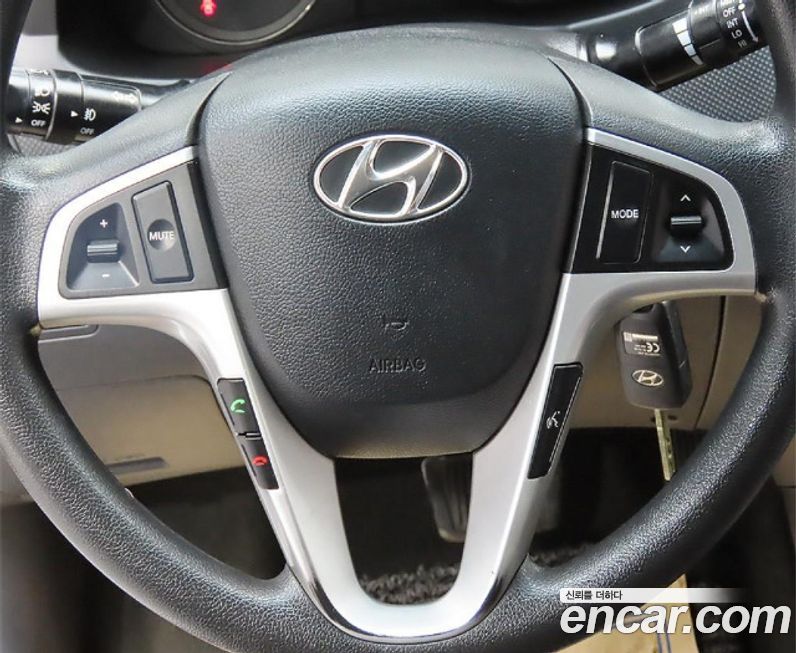Hyundai Accent 2011