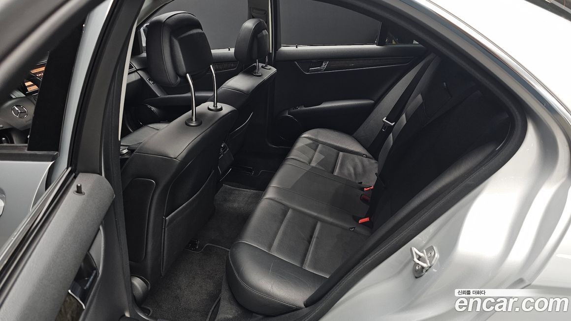 Mercedes-Benz C-Class 2009