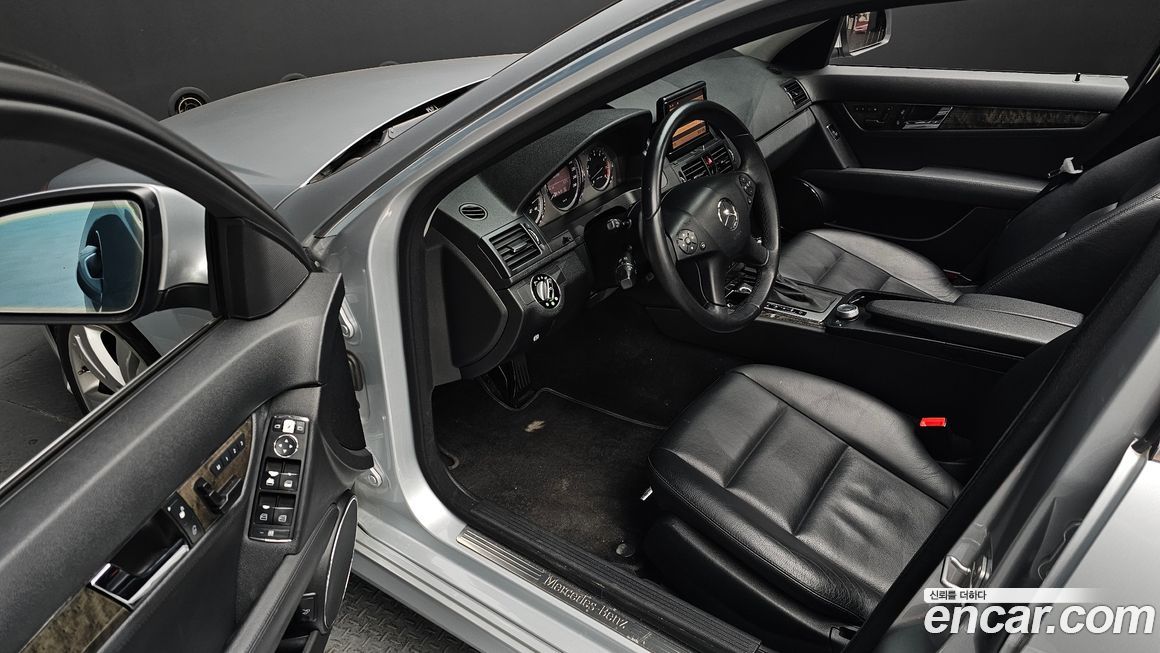 Mercedes-Benz C-Class 2009