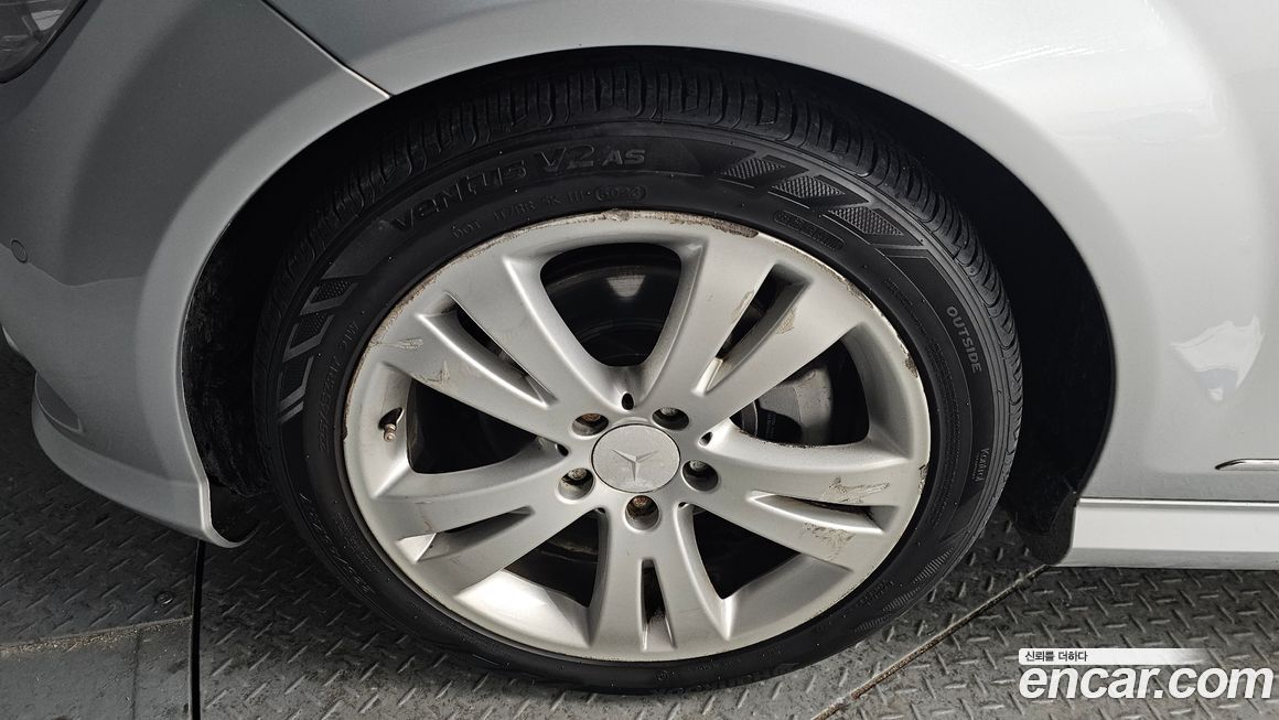 Mercedes-Benz C-Class 2009