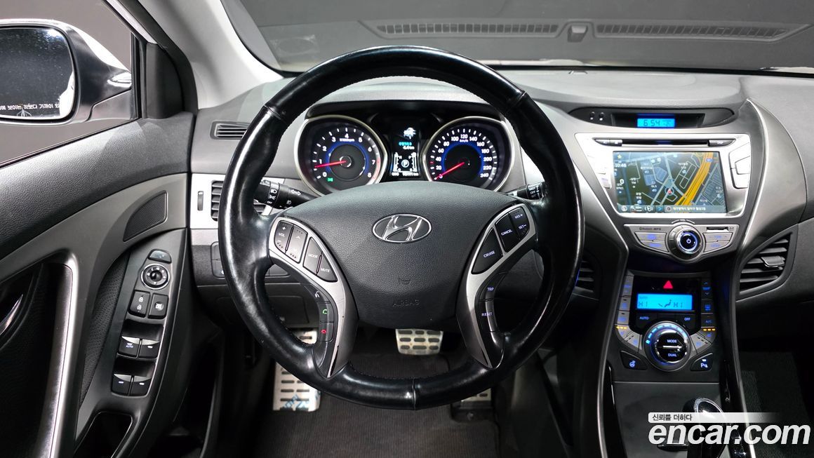 Hyundai AVANTE 2013
