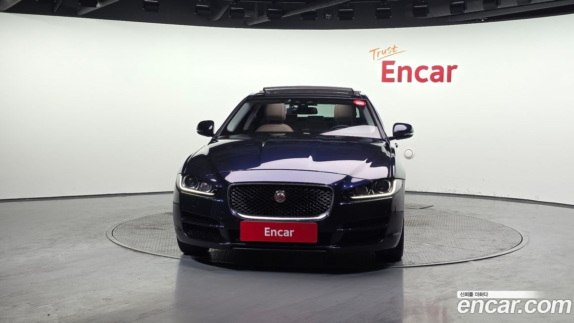 Jaguar XE 2016