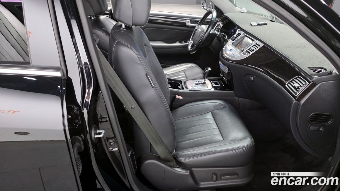 Hyundai Genesis 2013