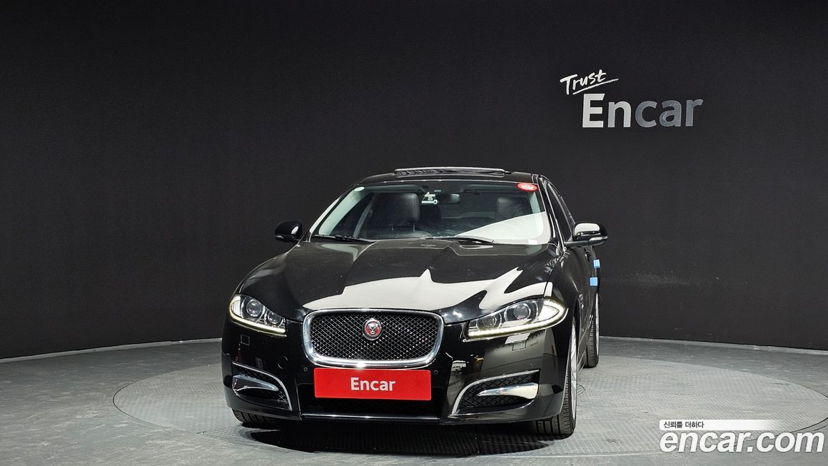 Jaguar XF 2015