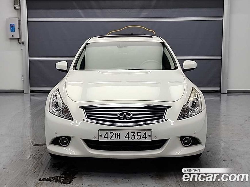 Infiniti G 2011