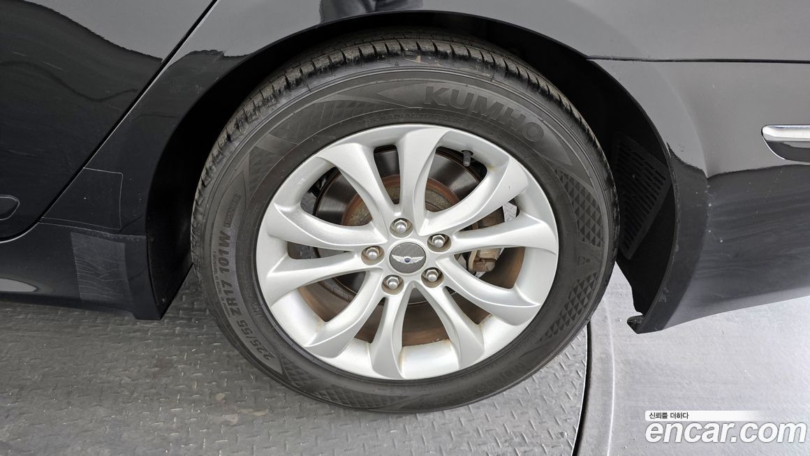 Hyundai Genesis 2013