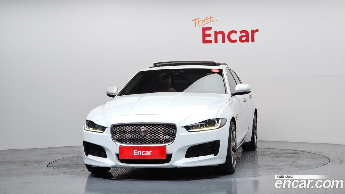 Jaguar XE 2017