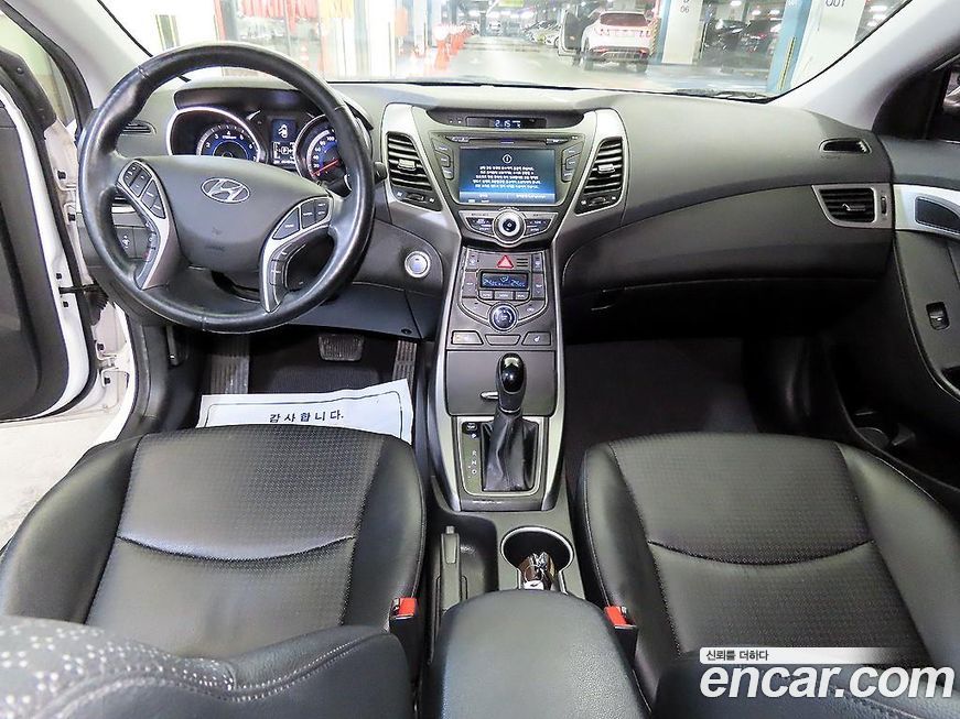 Hyundai AVANTE 2015