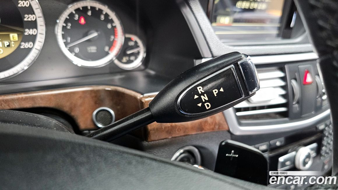 Mercedes-Benz E-Class 2012