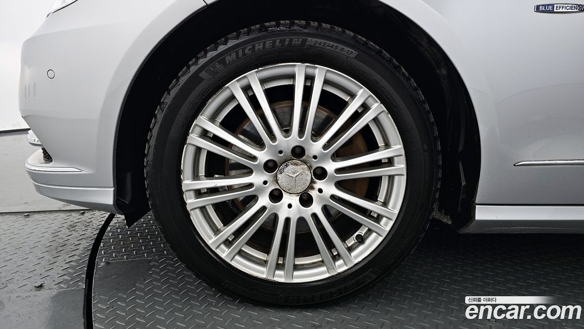 Mercedes-Benz E-Class 2012