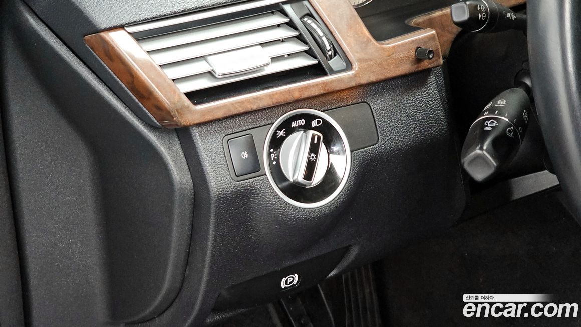 Mercedes-Benz E-Class 2012